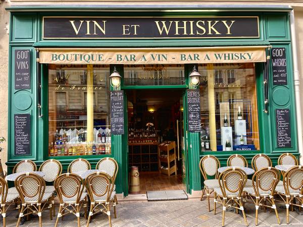 bar vins et whiskys place Monge aux Arènes de Lutèce à Paris 5